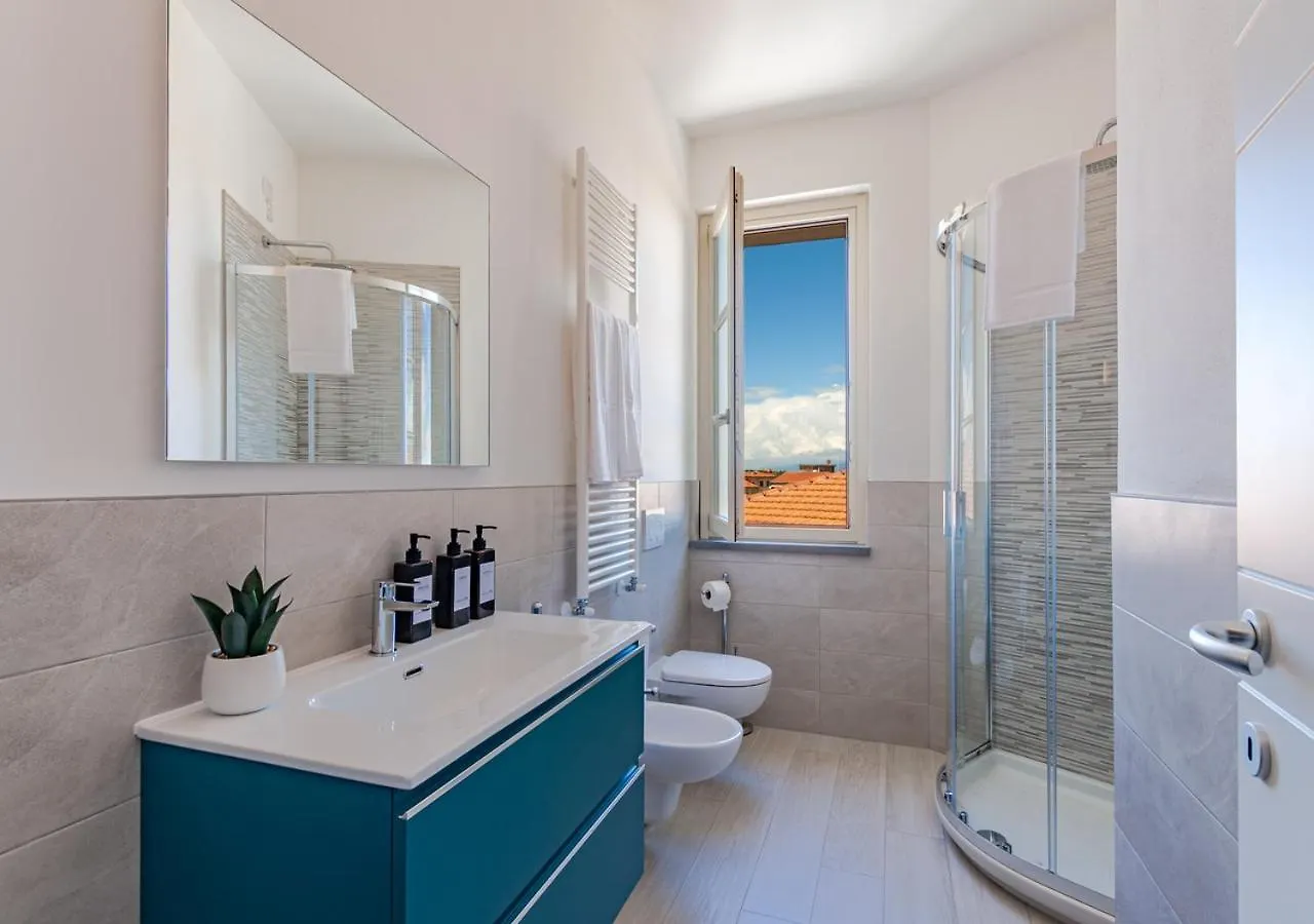 Tower View Luxury Apartment On The River Pisa Italy